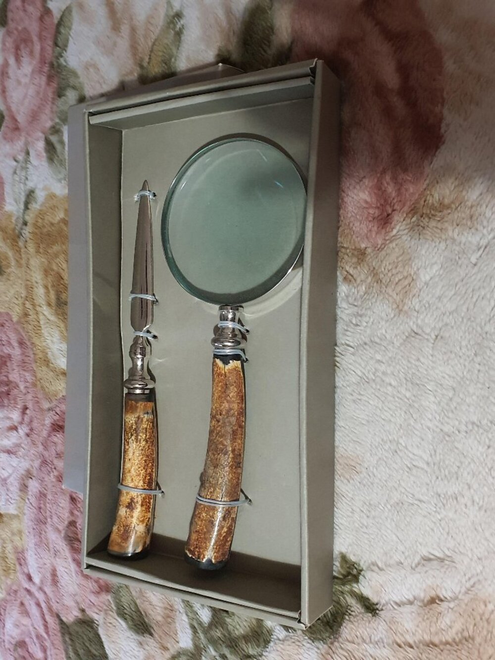 VINTAGE MAGNIFYING GLASS WITH STAG HORN ANTLER HANDLE 10 1/2" -LETTER OPENER NEW